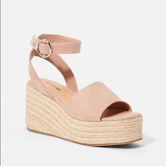 5/$30 JustFab Suede Woven Wedges -BLACK - Picture 1 of 8